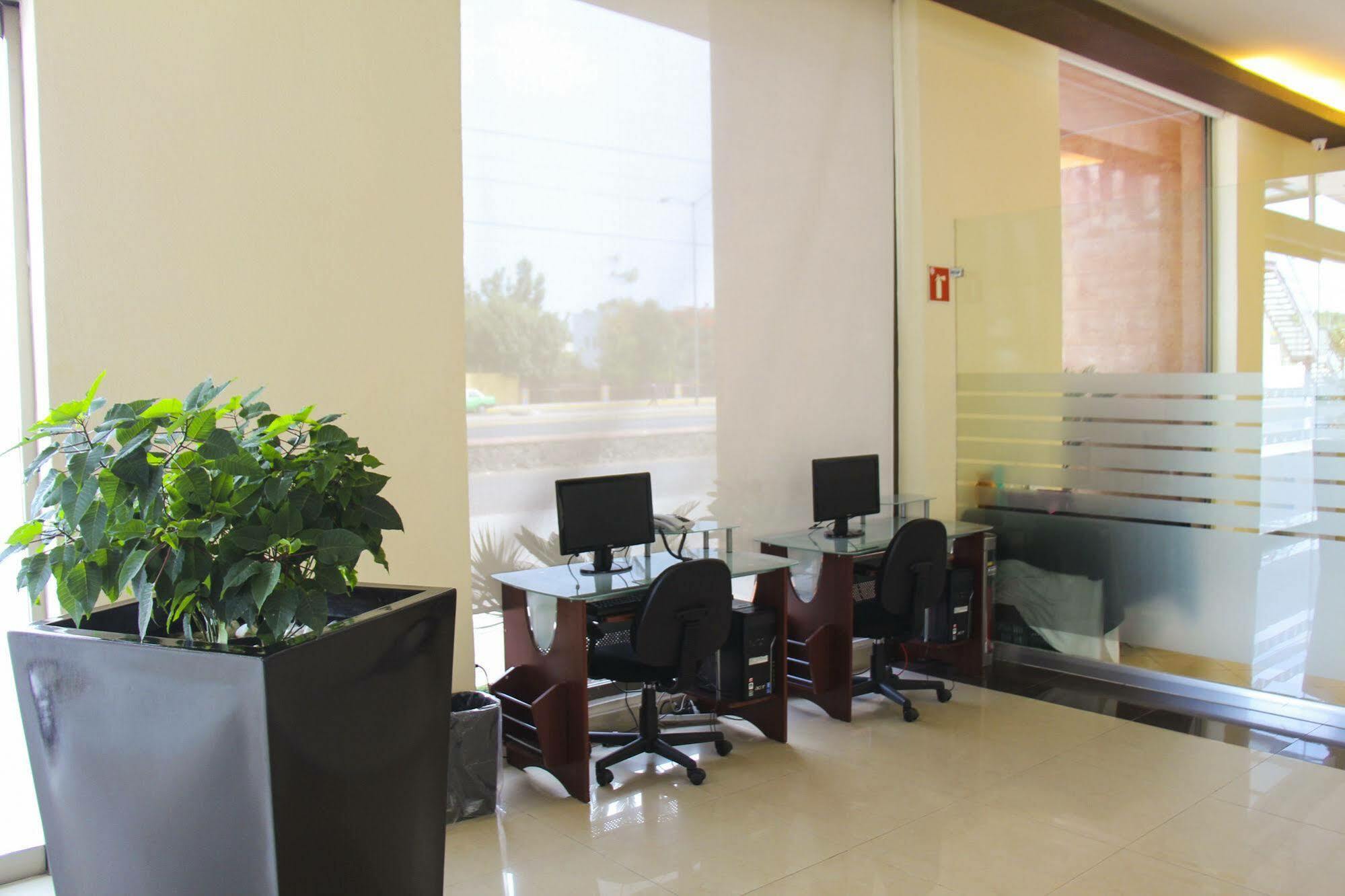 Hotel Soleil Business Class Celaya Exterior foto